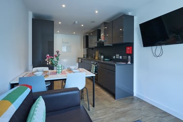 Silver En Suite - Image 5
